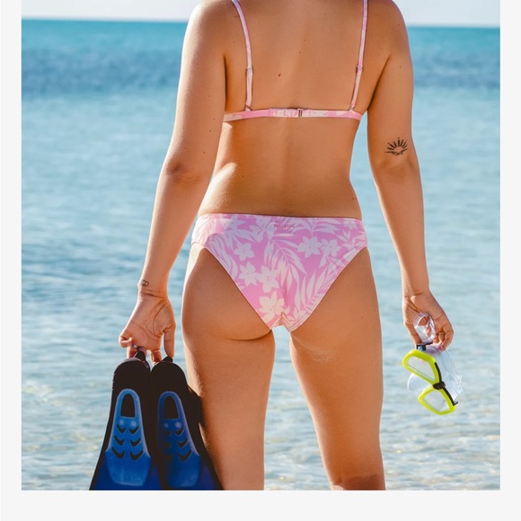 Billabong Other - BILLABONG Sweet Waves Bondi Cheeky Bikini Bottom